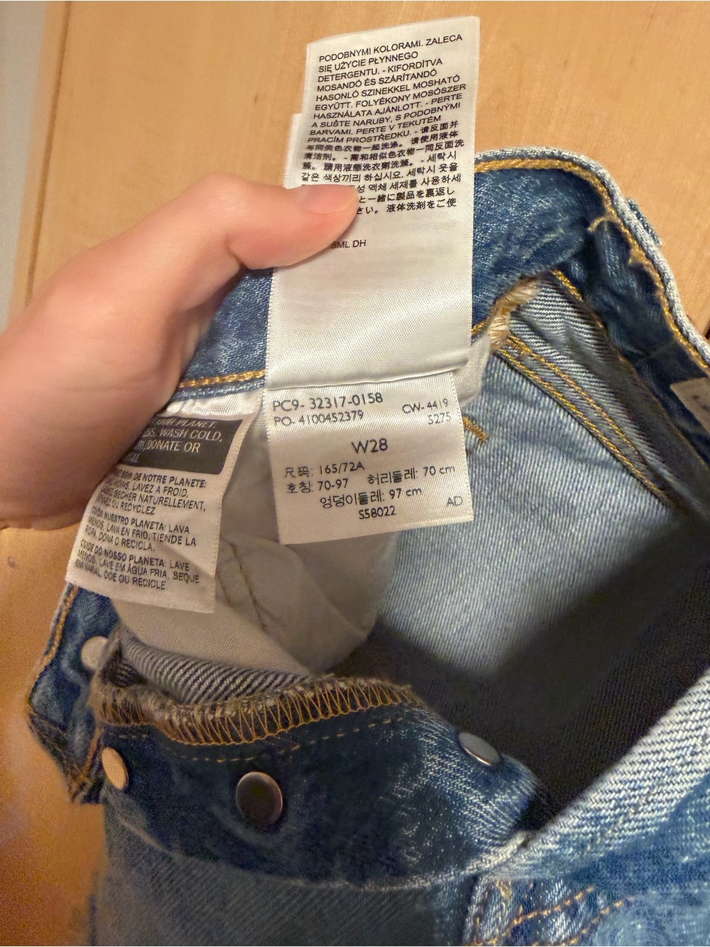 Levi’s Light Blue Denim High-Rise Distressed Women’s Shorts - Picture 3 of 3